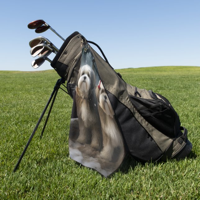 Malti tzu Snowy Sleigh Weihnachtsdekor Golfhandtuch (Gras)