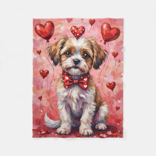 Malti Tzu Valentine Hund sitzt mit Herzen Rot Fleecedecke