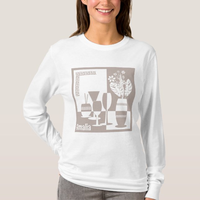Malvase mit Blume und Weingläsern T-Shirt (Vorderseite)