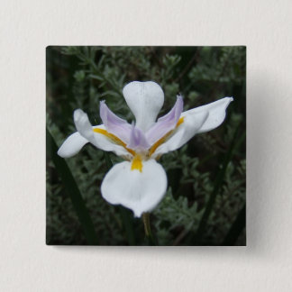 MALVENFARBENES IRIS-BLUMEN-ABZEICHEN BUTTON