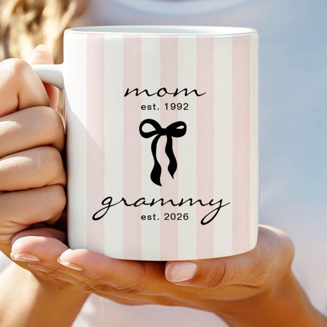 Mama an Oma Est Tasse mit Schleife (Von Creator hochgeladen)