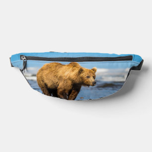 Mama Bären beobachtet ihre beiden Kinder Bauchtasche