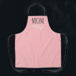 Mama Blush Pink Schwarz-weiß Script Koch Schürze<br><div class="desc">Ihre Mutter kann ihr zeigen, während sie kocht Stil mit dieser Mama Blush Pink Schwarz-weiß Script Koch Schürze. Es ist mit einem massiven pastellfarbenen Rosa-Hintergrund gestaltet, der überdruckt ist, und "Mama" ist grau und das Wort "Koch" ist in weißen Schriftzeichen enthalten. Eine tolle Geschenkidee für eine Mutter, die Liebe zum...</div>