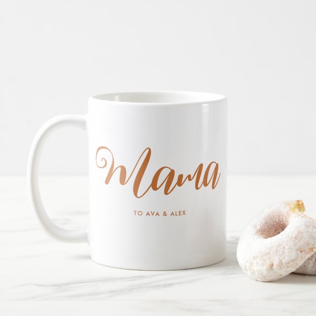 Mama Chic Boho Script und Herz mit Kindernamen Kaffeetasse (Mit Donut)