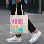 Mama der Einzelhandelstherapie Tragetasche<br><div class="desc">Fun trendy Mama Tote Bag! Das Design enthält farbenfrohen Text,  der auf "MAMAS BELIEBT IN DER VERGANGENHEIT" steht. Personalisieren durch Hinzufügen von Namen.</div>