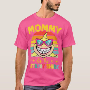 Mama der Hai-Geburtstagsfamilie T-Shirt