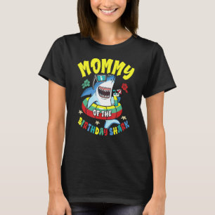 Mama der Hai-Mutterfamilie T-Shirt