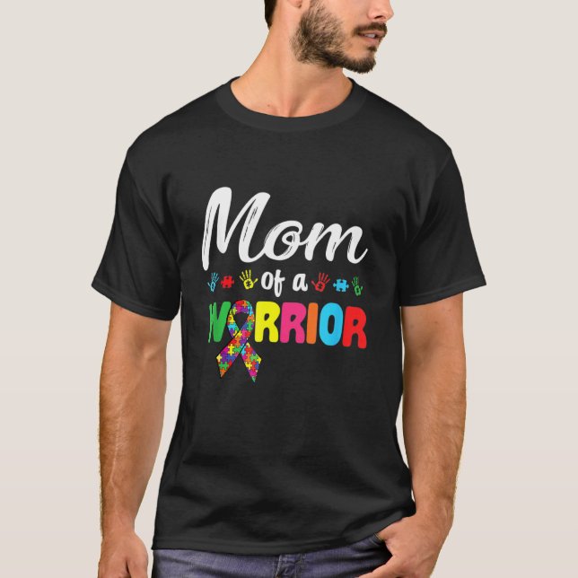 Mama einer Kriegerfamilie, die sich dem Autismus-W T-Shirt (Vorderseite)