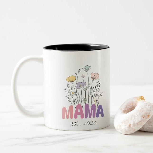Mama Est 2024 Mothers Day Zweifarbige Tasse (Mit Donut)