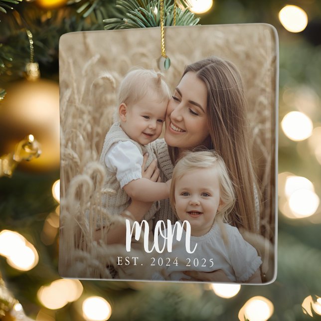 Mama etabliertes Foto White Script Keramikornament (elegant heartwarming mom established date full photo keepsake christmas ornament stocking stuffers)