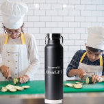 Mama Funny Birthday - Powered by MomGPT - Ai Joke Trinkflasche<br><div class="desc">Gießen Sie eine Tasse Glanz mit der "Powered by MomGPT" Wasserflasche Diese clevere Flasche ist für die ultimative Multitasking-Mutter gedacht, die auf schnellen, technisch inspiriert Schlüsseln und einem bodenlosen Kaffee-, Tee- oder Wasservorrat läuft. Egal ob Sie Ihren Morgen erobern, von der Zuhause arbeiten oder eine wohlverdiente Pause genießen wollen, diese...</div>