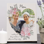 Mama Gold Heart Shaped Rosa Foto Rahmen Künstlicher Leinwanddruck<br><div class="desc">Benutzerdefinierte Foto-Leinwand, die Sie für jedermann personalisieren können und fügen Sie ein beliebtes Sprichwort oder Wörter aus dem Herzen. Ihr Foto ist Set in einen geometrisch herzenförmigen Goldrahmen. Der Rahmen aus Edelstein ist mit Aquarellbäumen aus rosa Blume geschmückt. Es ist mit dem Wortlaut "Mama , glätten die Höhen und Tiefen,...</div>