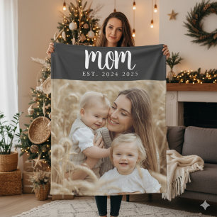 Mama hat ein lustiges modernes Skript-Foto eingeri Fleecedecke