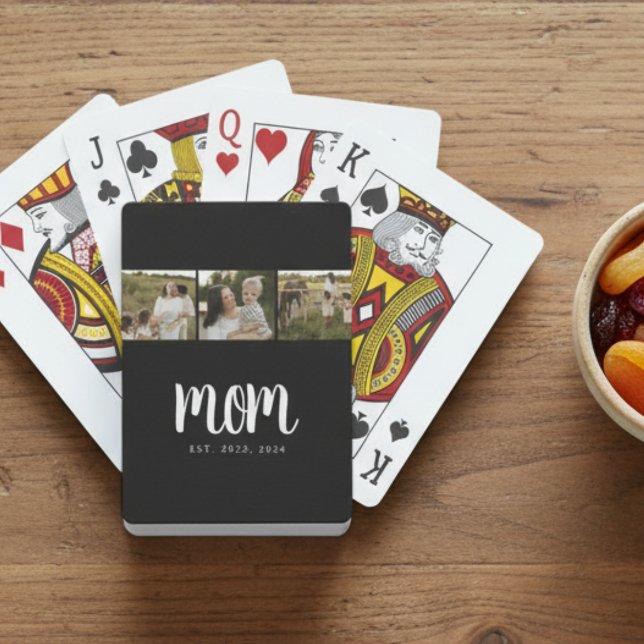 Mama hat moderne kursive schwarze Schriftart 3 Fot Spielkarten (modern 3 photo black and white script mom established card deck stocking stuffer small gift for mom)