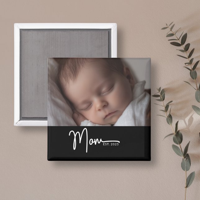 Mama hat modernes schwarzes Skript-Foto-Geschenk e Magnet (Perfect for new moms or Mother’s Day gifting.)
