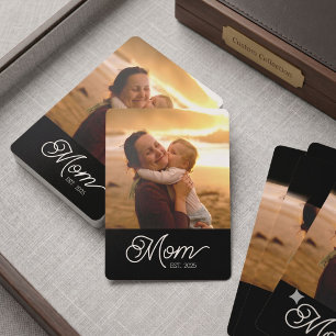 Mama hat modernes Skript Schwarz Foto erstellt Spielkarten
