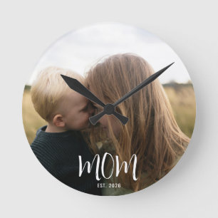 Mama hat modernes weißes Skript-Foto eingerichtet Runde Wanduhr