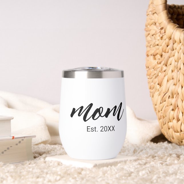 Mama hat neues Mama-Geschenk etabliert (Wohnzimmer (gedreht))
