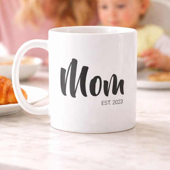 Mama hat neues Mama-Geschenk etabliert Kaffeetasse (Mom Established Simple Typography Mug)