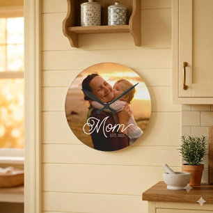 Mama hat Schwarz Modern Weiß Schrift Foto eingeric Runde Wanduhr