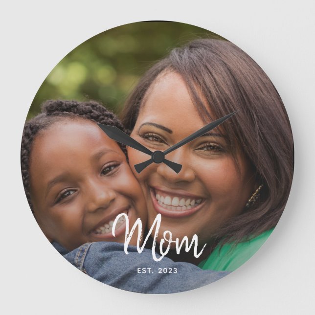 Mama hat Schwarz-Weiß-Schriftfoto eingerichtet Große Wanduhr (Vorderseite)