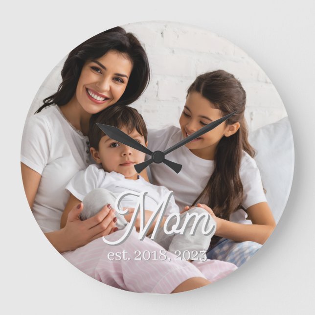 Mama hat Schwarz-Weiß-Script-Foto eingerichtet Große Wanduhr (Vorderseite)