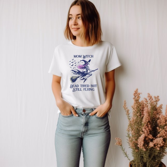 Mama Hexe Tote müde Skelett Flying Broomstick T-Shirt (Von Creator hochgeladen)