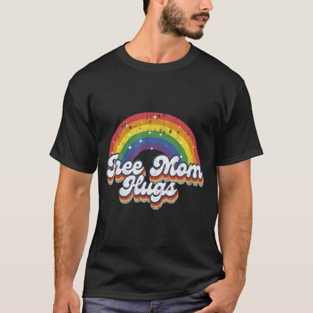 Mama Hugs Rainbow Flag Lgbt Pride m T-Shirt (Vorderseite)