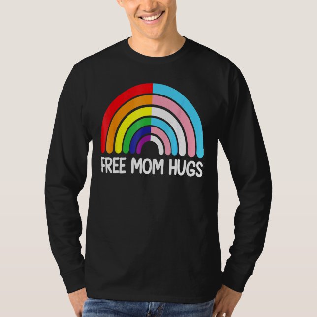 Mama Hugs Rainbow Transgender Flag Lgbtq Gay P T-Shirt (Vorderseite)