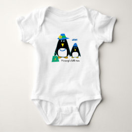 Mama ist ein kleiner Mann. Kleine Penguin Baby Bod Strampler