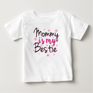 Mama ist mein begehrtes, lustiges Shirt für kleine