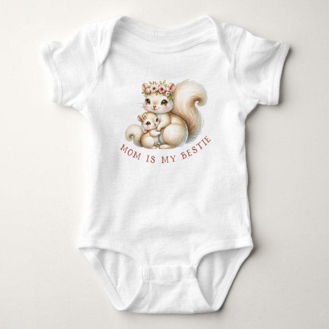 MAMA IST MEIN BESTES BABY STRAMPLER (Vorderseite)