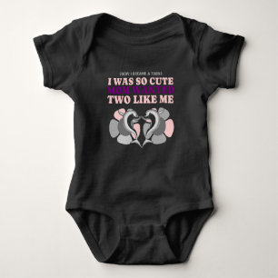 Mama machte meinen Zwilling, um mir zwei zu holen Baby Strampler