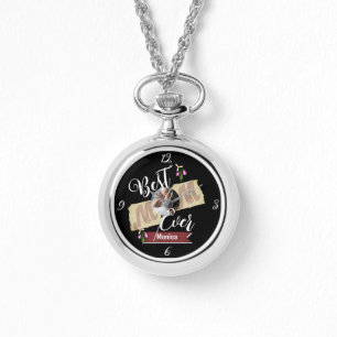 Mama, Mutter und Kind, die eine Familie mit einem Armbanduhr