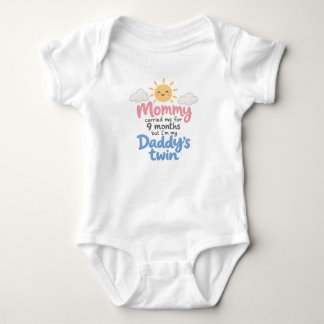Mama trug mich 9 Monate lang Daddys Zwillingsbaby Baby Strampler