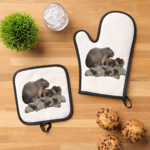 Mama und Baby Capybaras, Ofenhandschuh & Topflappen-Set