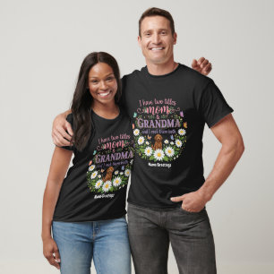 Mama und Oma Zwei Titel Florales Hund Daisy Design T-Shirt