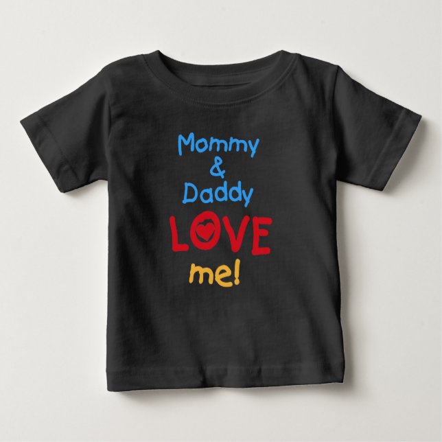 Mama-und Vati-Liebe ich Baby T-shirt (Vorderseite)