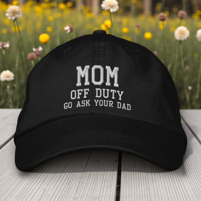 Mama von Duty Simple Modern Typografy Custom Bestickte Baseballkappe (Von Creator hochgeladen)