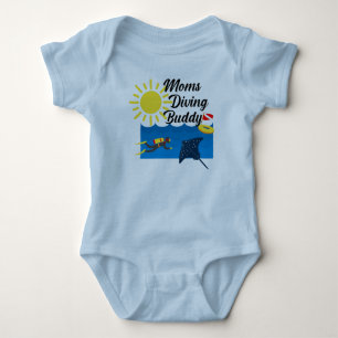 Mamas Diving Buddy Design - Baby Jersey Bodysuit Strampler