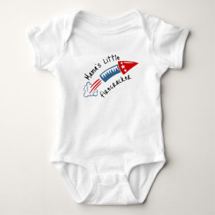 Mamas kleiner Firecracker Baby Strampler