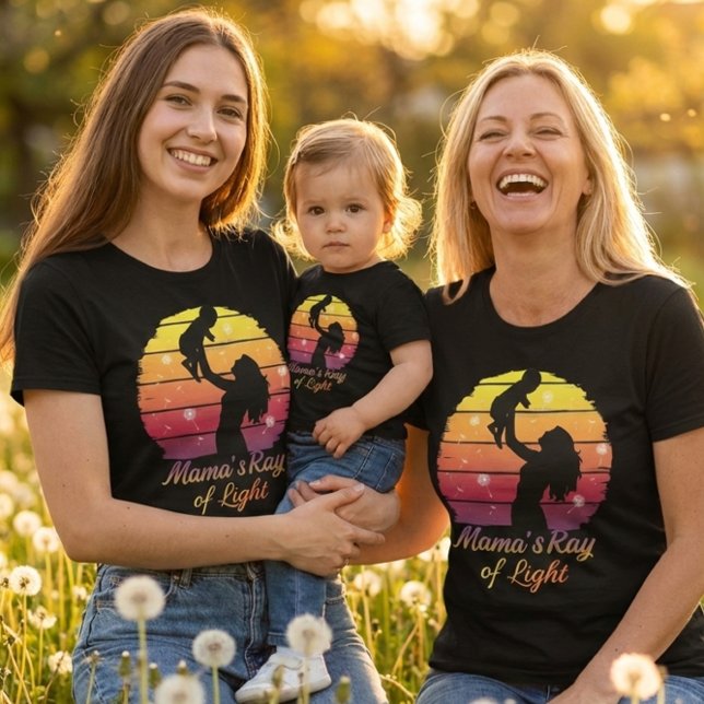 Mama's Ray of Light Sunset Silhouette Tri-Blend Shirt (Von Creator hochgeladen)