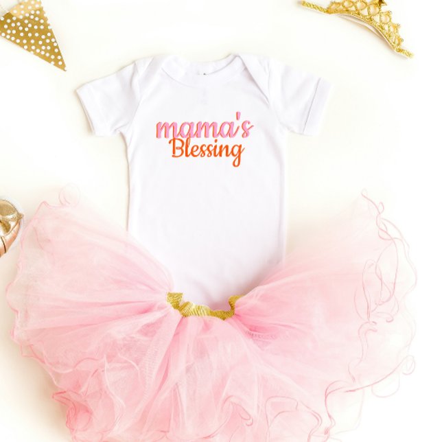 Mamas Segen ist die niedliche moderne Schrift Baby Strampler (Cute Modern script Mama's blessing Baby Bodysuit)