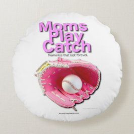 Mamas spielen Catch Rundes Kissen
