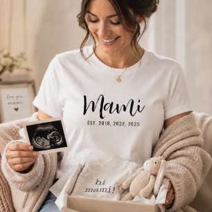 Mami hat ein neues Müttergeschenk T-Shirt eingeric