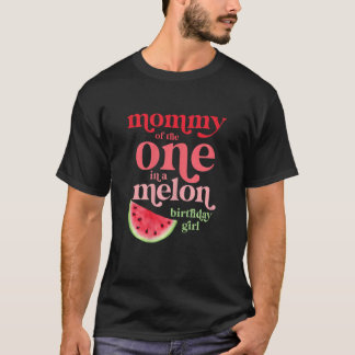 Mami von Frauen in einem melonischen Geburtstagski T-Shirt