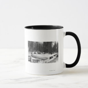 Mammutbaum-Nationalpark-Schnee-Szene im Dorf Tasse