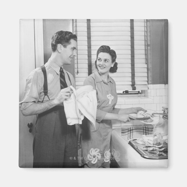 Man and Woman Doing Dishes Magnet (Vorne)