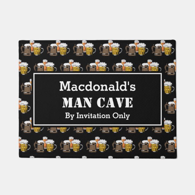 MAN CAVE Neuheit Drei Biere ZOLLBARES Schwarz Fußmatte (Vorderseite)
