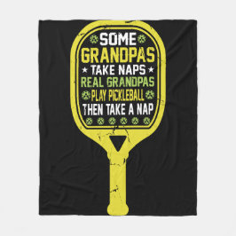 Manche Großpas nehmen Nickerchen. Echte Großpas sp Fleecedecke